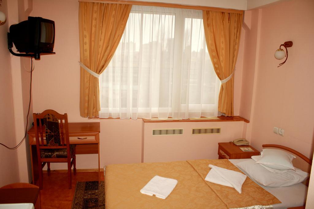 Druzhba Service Hotel Kiev Ruang foto