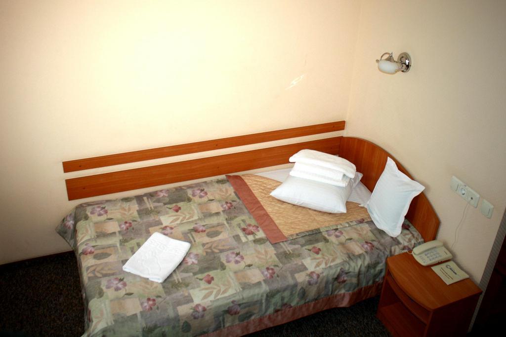 Druzhba Service Hotel Kiev Ruang foto