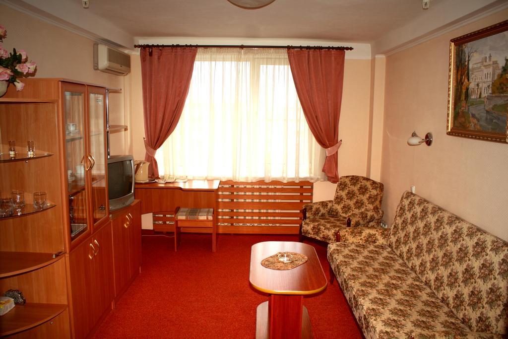 Druzhba Service Hotel Kiev Ruang foto